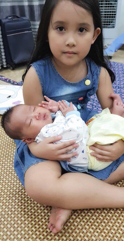 Ly hôn rồi lại tái hợp, danh hài Chiến Thắng hết lòng chăm sóc vợ ba kém 15 tuổi và con trai mới sinh-14