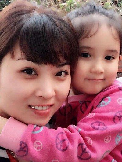 Ly hôn rồi lại tái hợp, danh hài Chiến Thắng hết lòng chăm sóc vợ ba kém 15 tuổi và con trai mới sinh-7