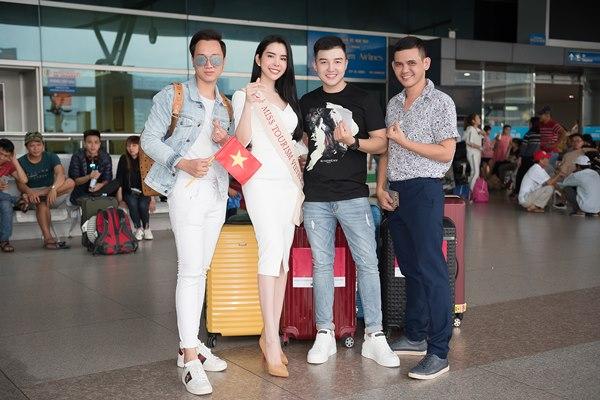 Người tình Isaac Liên Bỉnh Phát ra sân bay tiễn Huỳnh Vy thi Miss Tourism Queen Worldwide 2018-4