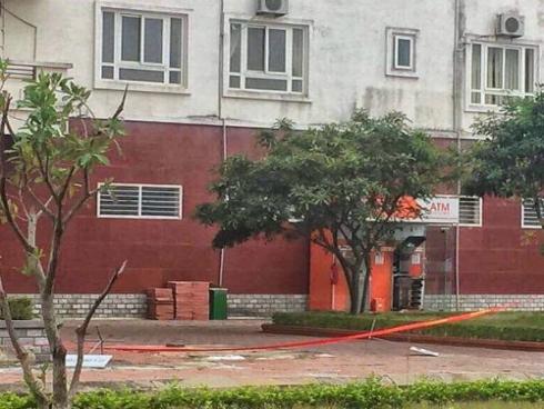 Phút đấu trí thót tim cắt dây nổ 10 quả mìn gài ATM cứu chung cư