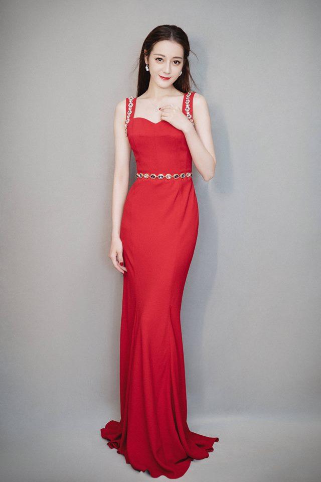 Địch Lệ Nhiệt Ba lên ngôi Thị hậu Kim Ưng, cư dân mạng mỉa mai: Cô ta không thấy xấu hổ sao?-2