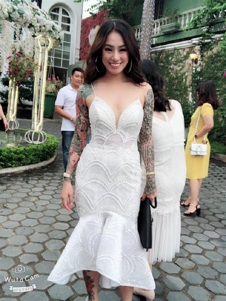 Cô dâu xăm trổ kín người xinh như mộng gây tranh cãi cộng đồng mạng-2