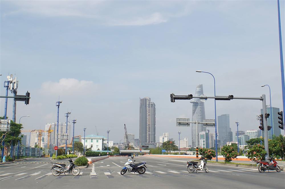 Sập giàn giáo gần nóc hầm Thủ Thiêm, giao thông tê liệt-7