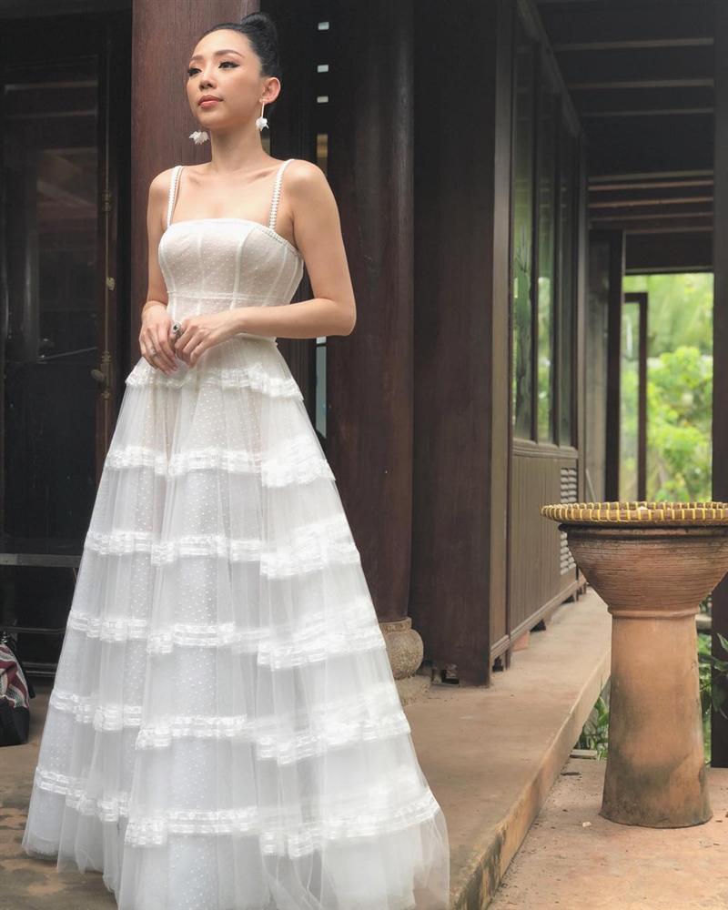Tóc Tiên trở thành cô dâu của Hoàng Touliver: Fan mong chờ chiếc váy cưới cá tính nhất làng showbiz-5
