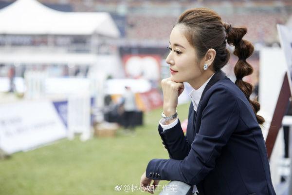 Lâu rồi mới thấy Lâm Tâm Như gợi cảm khoe vòng một táo bạo-6