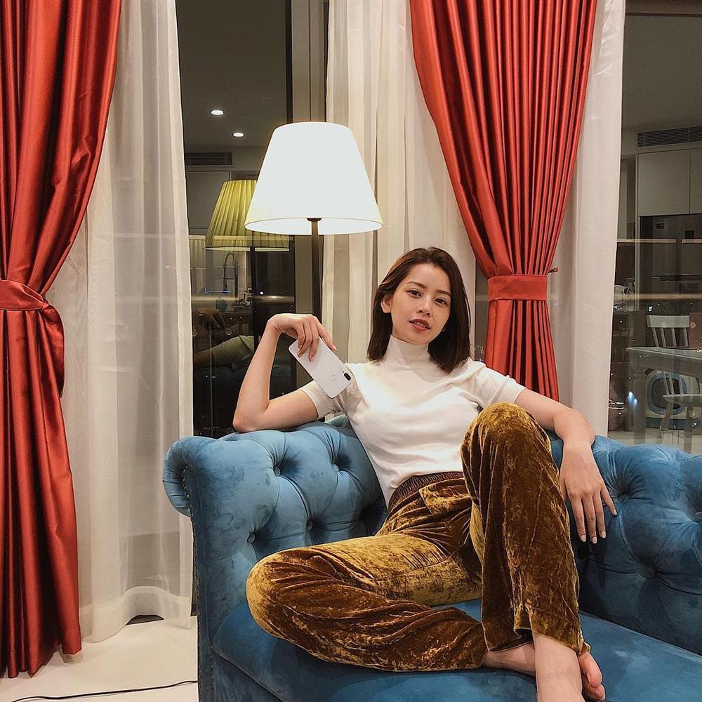 Street style giới trẻ: Sĩ Thanh bất ngờ kín đáo - Thúy Vi một mực giữ phong cách già chát-5