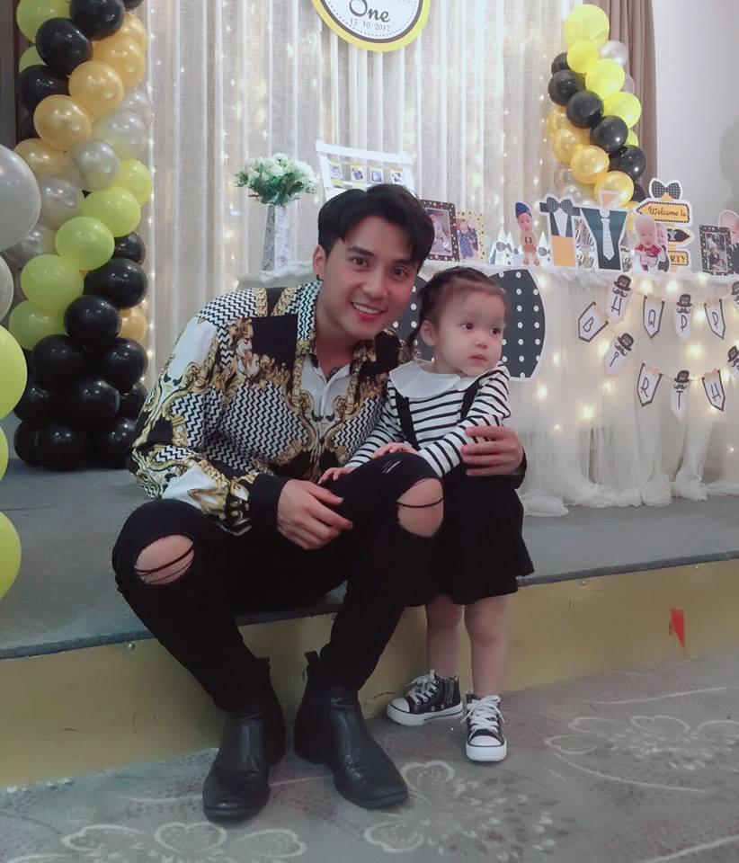 Huyền Baby tê tái lòng với kiểu khen vợ vừa đấm vừa xoa của ông xã doanh nhân-4