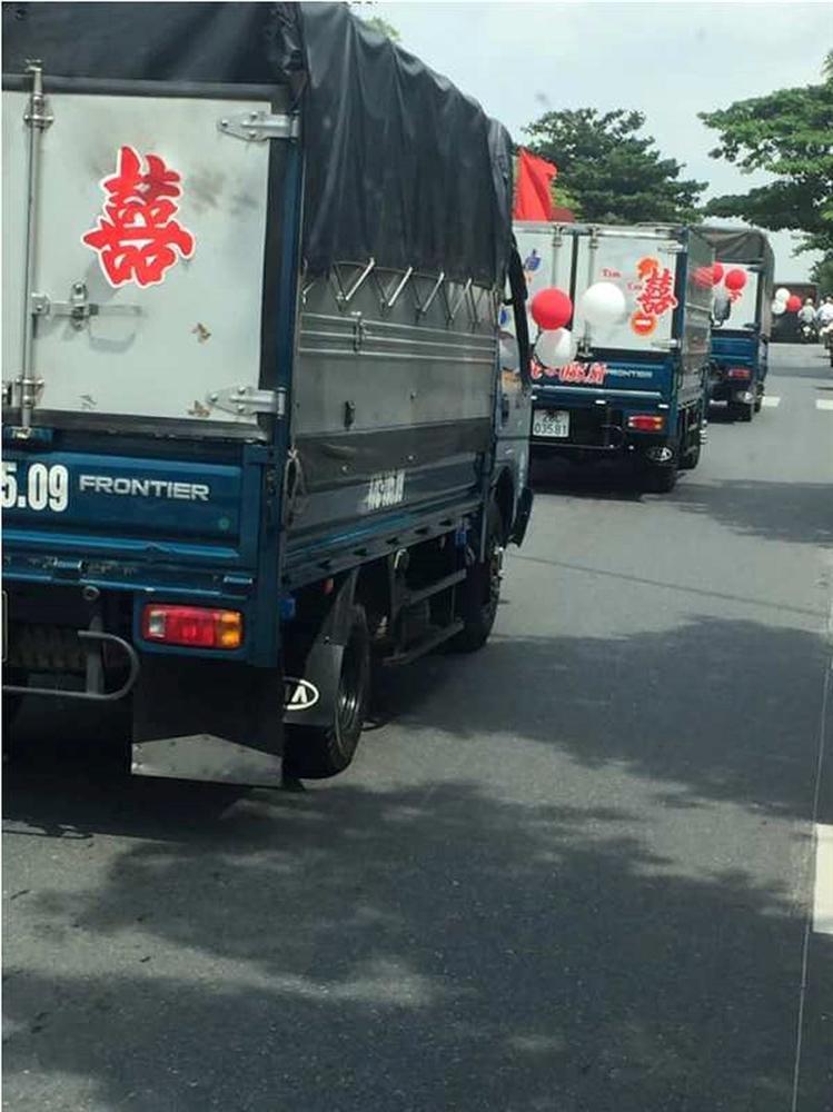 Bất ngờ với màn rước dâu bằng xe tải của chú rể ở Thái Bình-5
