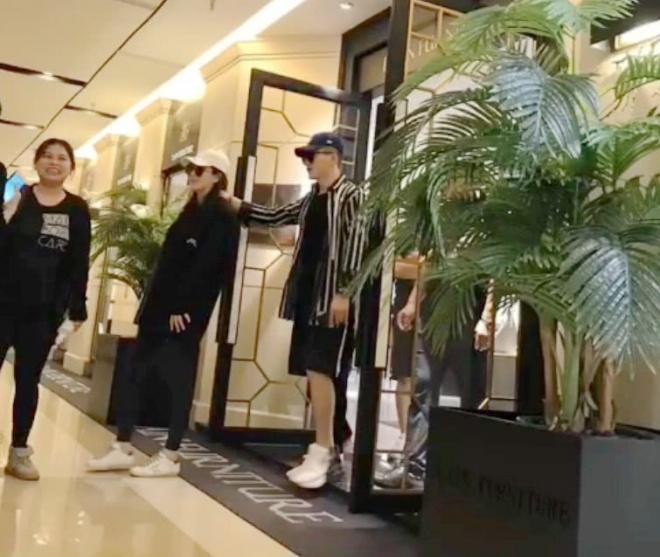 Đánh nhanh thắng nhanh, tình địch Phạm Băng Băng lộ vòng hai lớn, đi đứng nặng nề phải có chồng dìu đỡ-5