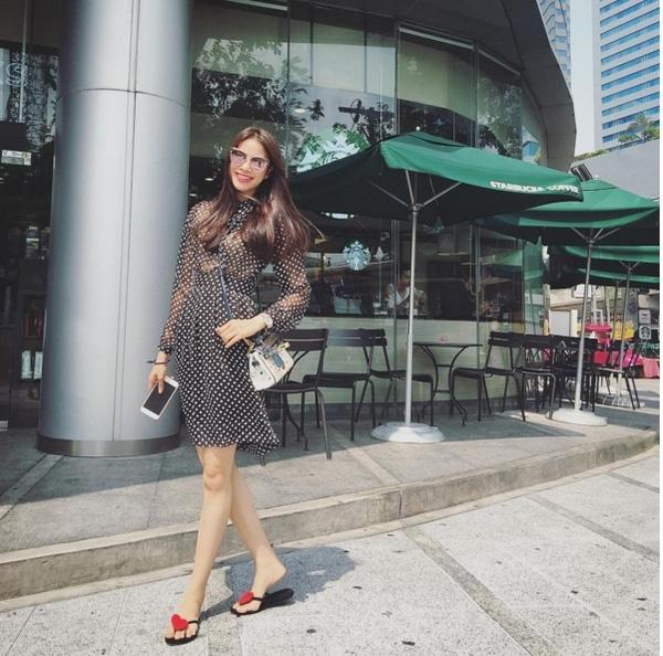 Diện dép tông Lào rẻ tiền nhưng Thanh Hằng - Hoài Linh - Ngọc Trinh vẫn cứ là ngời ngời khí chất-11