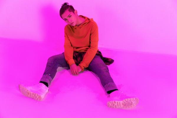 Vừa thêm trai đẹp Monstar tung ngay MV chống ế-9