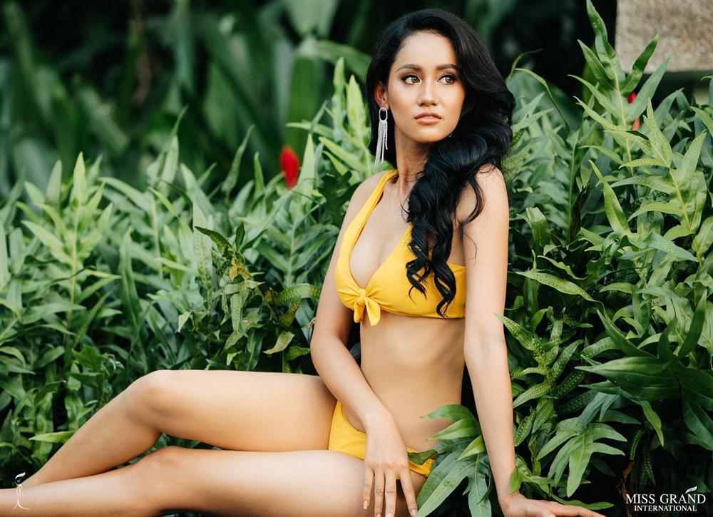 Diện bikini đỏ rực, Bùi Phương Nga đọ đường cong với 8 mỹ nhân may mắn nhất Miss Grand 2018-3