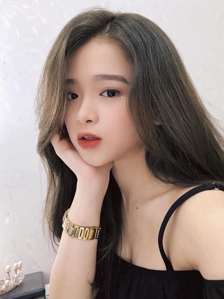 Khoe tài lẻ đàn hát nhưng hotgirl Trâm Anh lại khiến fan chú ý đến đôi gò bồng đảo ngày càng nảy nở thôi-2