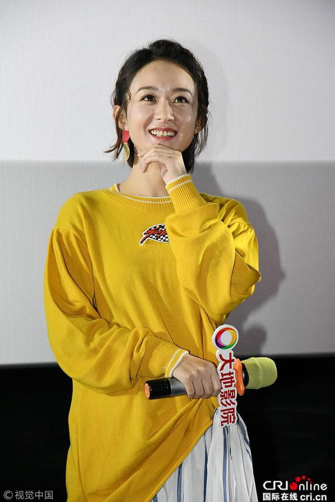 Thân hình quá gầy gò khiến Triệu Lệ Dĩnh mặc đồ hiệu cũng bị ví như hàng online-4