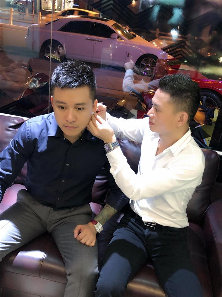 4 tháng liên tiếp vận đen đeo bám chưa biết lúc nào dừng, Tuấn Hưng gặp họa từ công việc đến đời tư-7