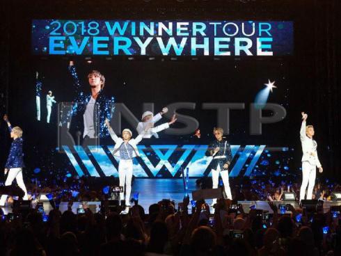 YG khiến fan tức giận vì lại nhầm lẫn Winner và iKon