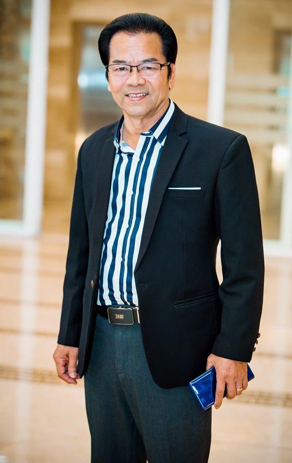 Hà Hồ rực rỡ và lộng lẫy, Ngọc Trinh tức tốc dự event tại thủ đô sau chuyến đi Châu Âu-14