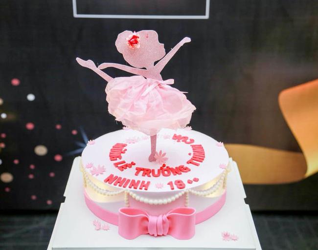 Choáng váng màn bóc quà sinh nhật của hotmom Sài thành: Đồ hiệu chất đống, vàng miếng đếm mỏi tay-4