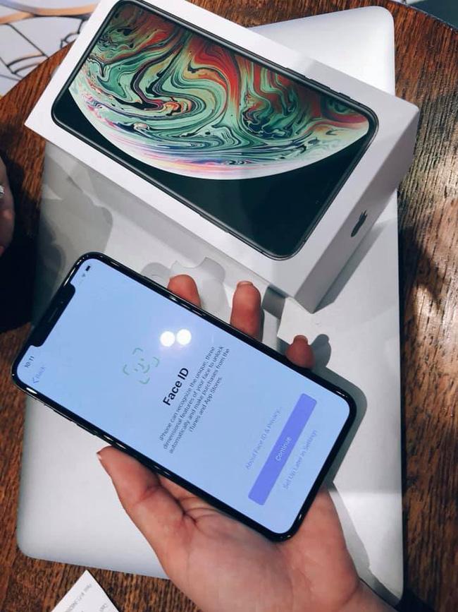 Choáng váng màn bóc quà sinh nhật của hotmom Sài thành: Đồ hiệu chất đống, vàng miếng đếm mỏi tay-2