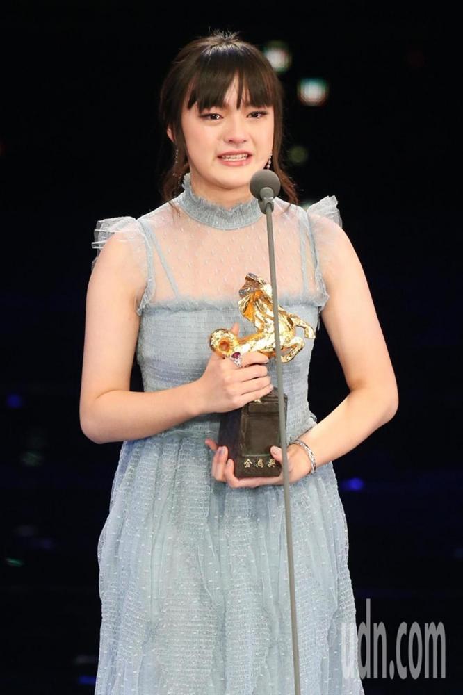 Nhan sắc tuổi 15 của sao nữ được kỳ vọng sẽ vượt mặt Dương Mịch-7