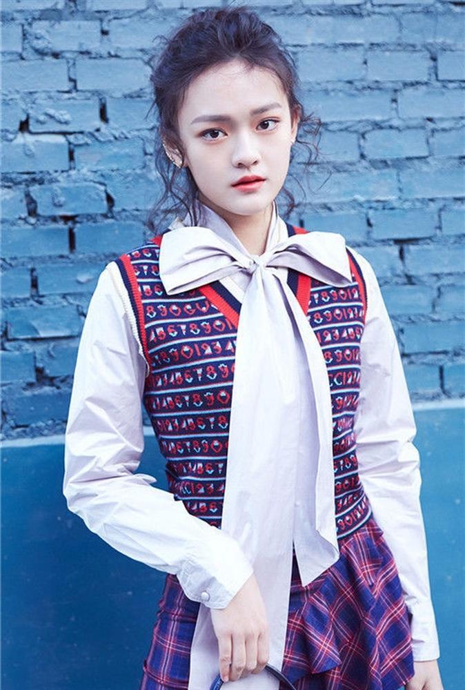 Nhan sắc tuổi 15 của sao nữ được kỳ vọng sẽ vượt mặt Dương Mịch-13