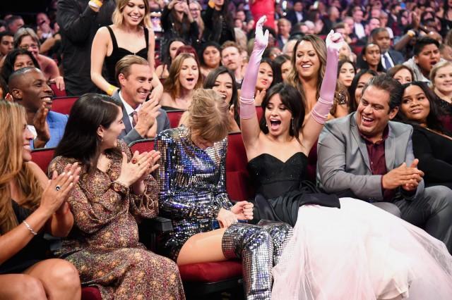 Fan lên thuyền đi thôi - Camila Cabello nguyện là fan suốt đời của Taylor Swift!-1