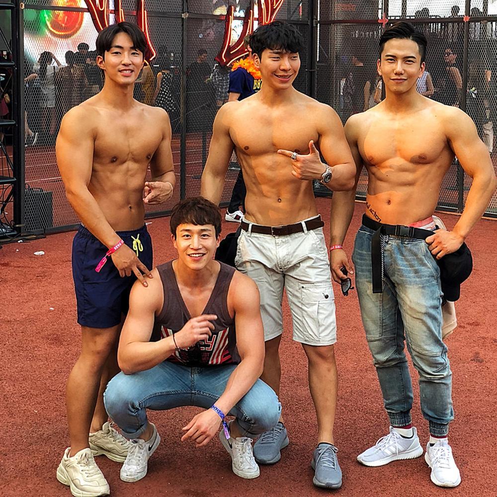 Nam cảnh sát Hàn Quốc điển trai, có thân hình chuẩn 6 múi-7