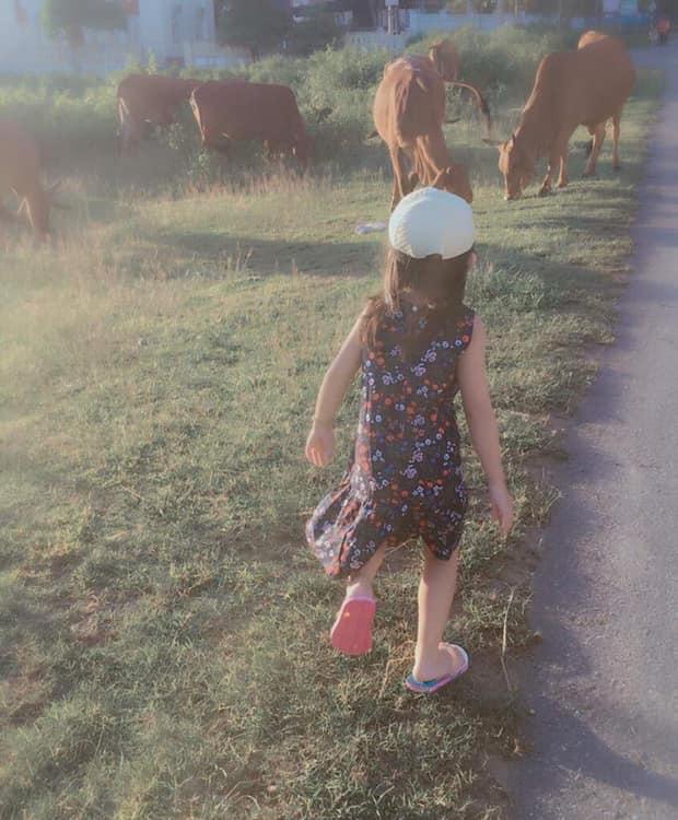 Vượt qua bệnh tật, Mai Phương lạc quan vỗ về con gái: Mẹ sẽ cố khỏe để nắm tay con đi nhiều hơn-3