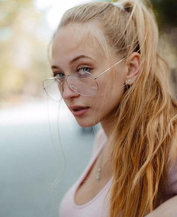 Cô gái Nga nổi tiếng vì mới 17 tuổi đã có thân hình sexy ngạt thở-5