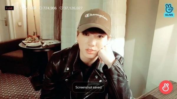 Jungkook (BTS) thú nhận cảm thấy xấu hổ vì không thể nhảy, hứa hẹn sẽ dội bom fan bằng sản phẩm solo trong thời gian tới!-1