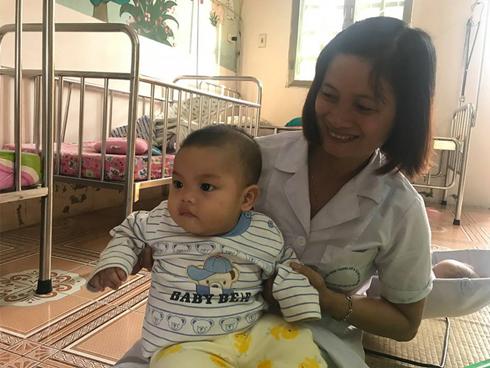 Sinh viên cảnh sát hát tặng 20/10 khiến nhiều bệnh nhân bật khóc-3