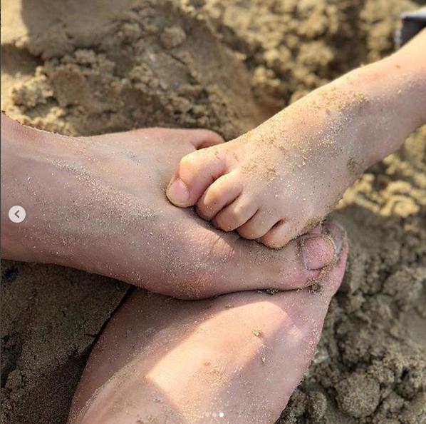 Mỹ nhân Sắc Giới Thang Duy lần đầu chia sẻ ảnh con gái sau 4 năm kết hôn-3