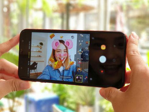 Galaxy J6+: Camera kép xóa phông ảo diệu trong tầm giá