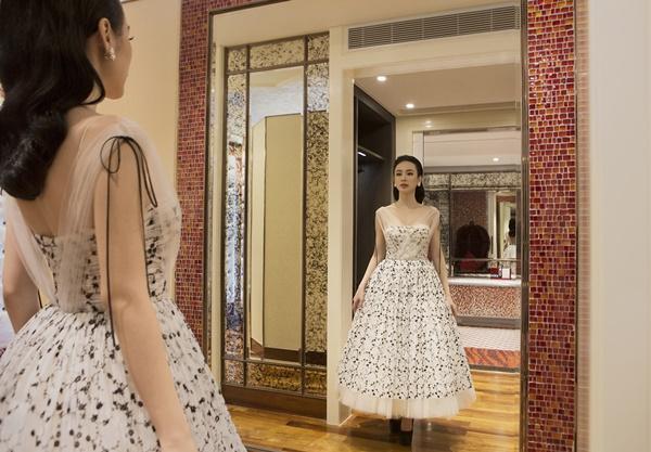 Chẳng cần hở hang, Angela Phương Trinh cứ kín cổng cao tường là đã đủ gây thương nhớ-3