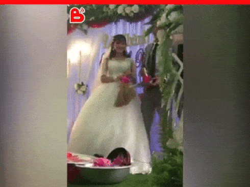 Cạn lời với quà tặng đám cưới của hội bạn thân: Từ bát, đĩa, lồng bàn cho đến cả hót rác, chổi quét nhà Cạn lời với quà tặng đám cưới của hội bạn thân: Từ bát, đĩa, lồng bàn cho đến cả hót rác, chổi quét nhà