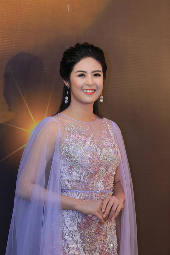 SAO MẶC XẤU tuần qua: Xuất hiện nhân tố mới lên đồ còn thảm họa hơn Hoàng Thùy Linh-4