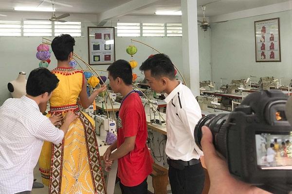 Lộ diện 6 quốc phục của HHen Niê: Sản phẩm nào sẽ được lựa chọn chinh chiến Miss Universe 2018?-9