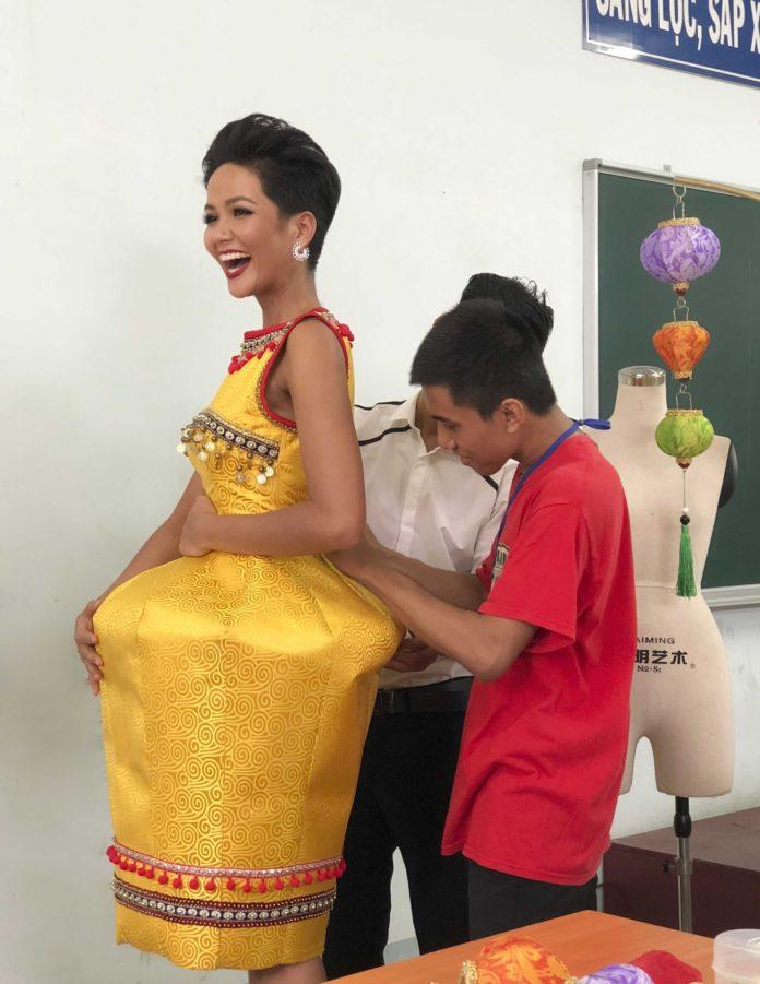 Lộ diện 6 quốc phục của HHen Niê: Sản phẩm nào sẽ được lựa chọn chinh chiến Miss Universe 2018?-8