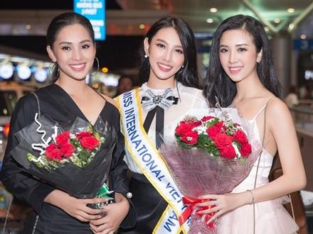 Nguyễn Thúc Thùy Tiên mang theo 110kg hành lý chinh chiến Miss International 2018