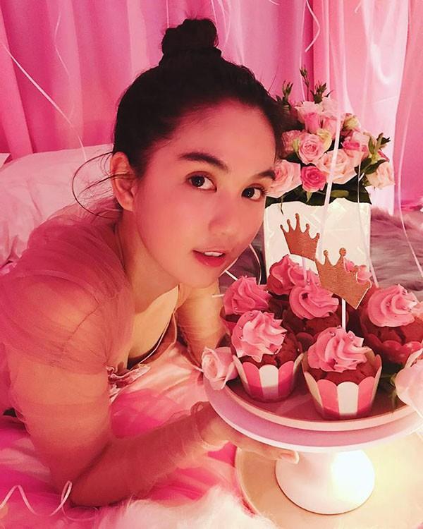 Lộ tin nhắn Ngọc Trinh được bạn trai bí ẩn cưng chiều như bà hoàng, gọi vợ chồng ngọt như mía lùi-4