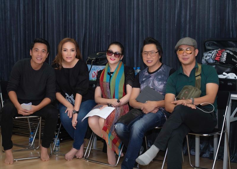 Thu Phương tíu tít bên Tuấn Ngọc, Bằng Kiều trước giờ lên sân khấu-1