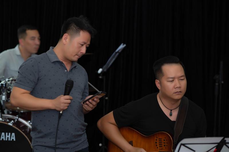 Thu Phương tíu tít bên Tuấn Ngọc, Bằng Kiều trước giờ lên sân khấu-3