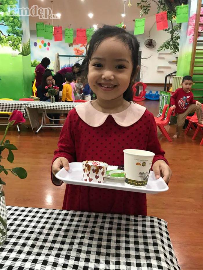 Chẳng phải thứ xa xỉ, những món quà 20/10 cục cưng làm từ giấy màu đã làm trái tim mẹ tan chảy!-3