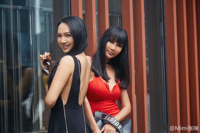 Cặp mẹ con trông như chị em được hâm mộ ở showbiz Trung Quốc-1
