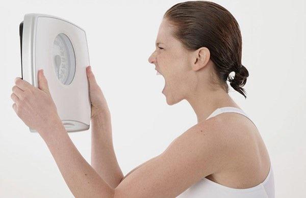 Để mặc vừa váy cưới, cô dâu trẻ giảm cân đến nỗi suýt vô sinh-4