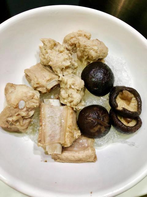 Cách nấu miến sườn giò sống nấm hương ngon tuyệt-3