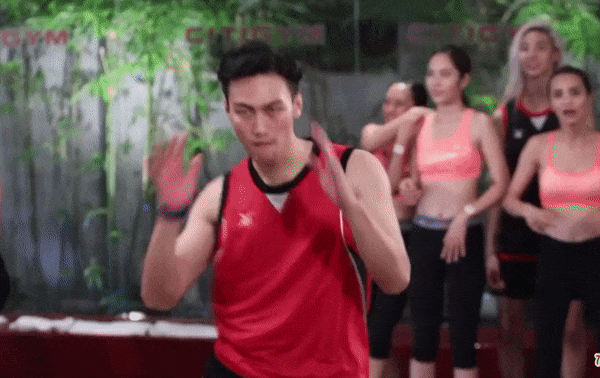 Hài như huấn luyện viên Võ Hoàng Yến: Xem nam thí sinh The Face so tài mà chỉ lo... bể bóng-6