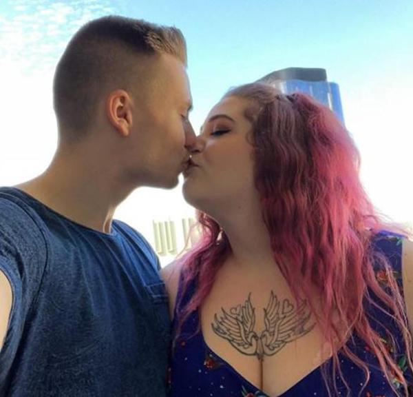 Cặp đôi khổng lồ chia sẻ bí quyết yêu đương ngày càng mặn nồng nhờ… ăn và ăn-1