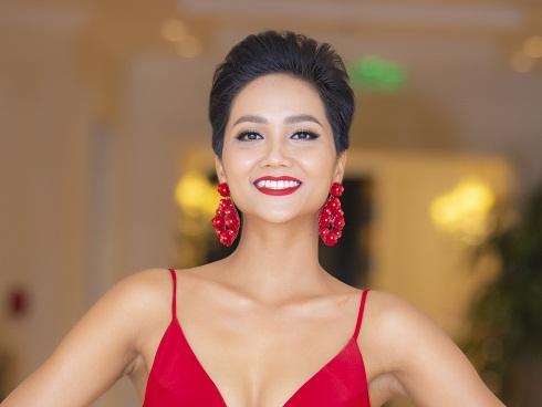 Hoa hậu H'Hen Niê: 'Tôi không loay hoay mà đang tự trải nghiệm để tìm vẻ đẹp phù hợp nhất'