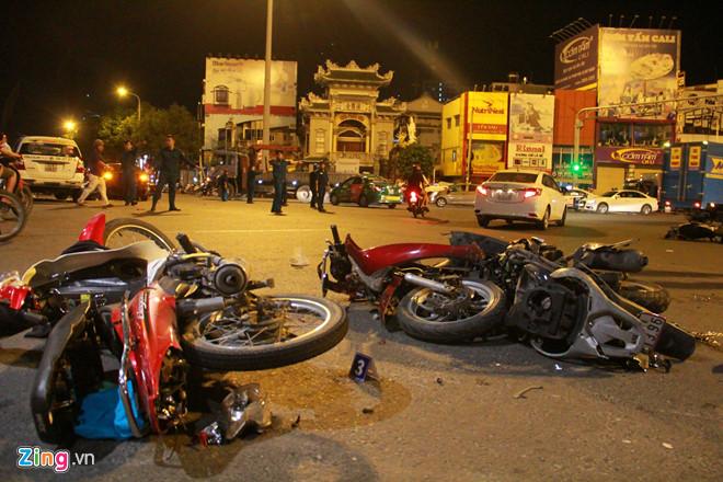2 nạn nhân nguy kịch sau vụ nữ tài xế lái BMW tông liên hoàn ở Sài Gòn-1